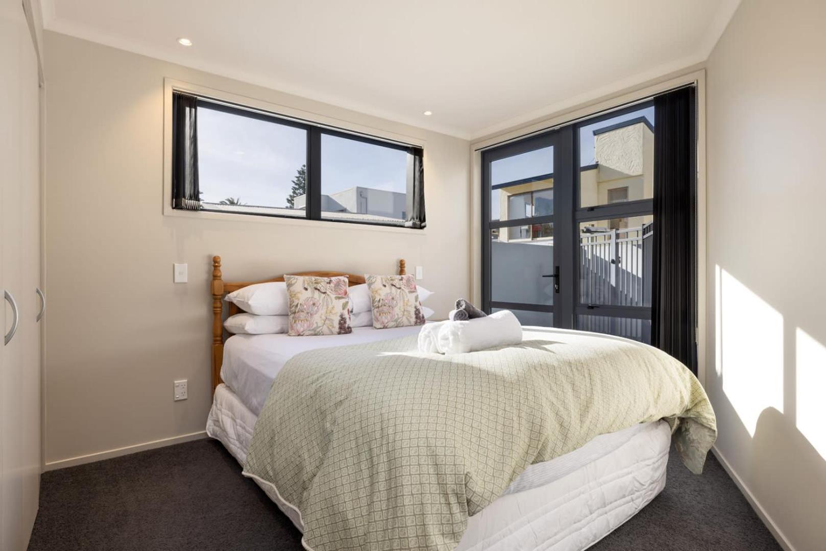 Pacific Escape - Downtown, Beach & Sea Views Mount Maunganui Exteriör bild