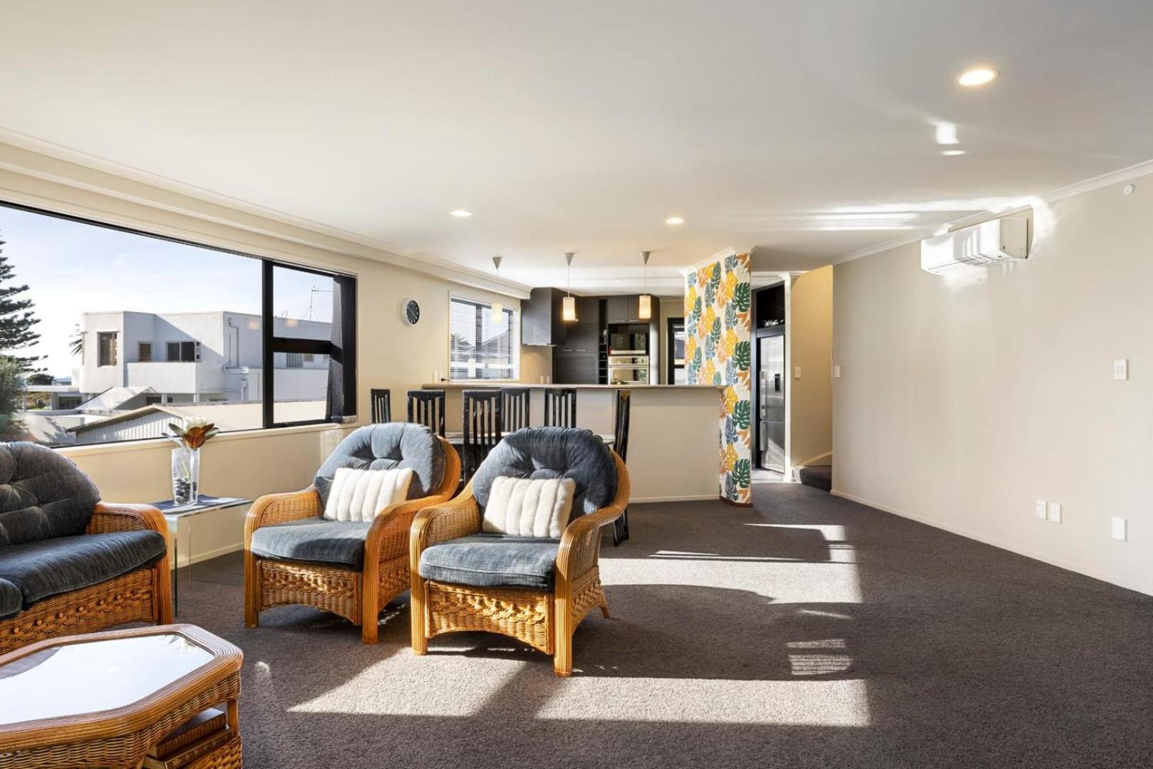 Pacific Escape - Downtown, Beach & Sea Views Mount Maunganui Exteriör bild