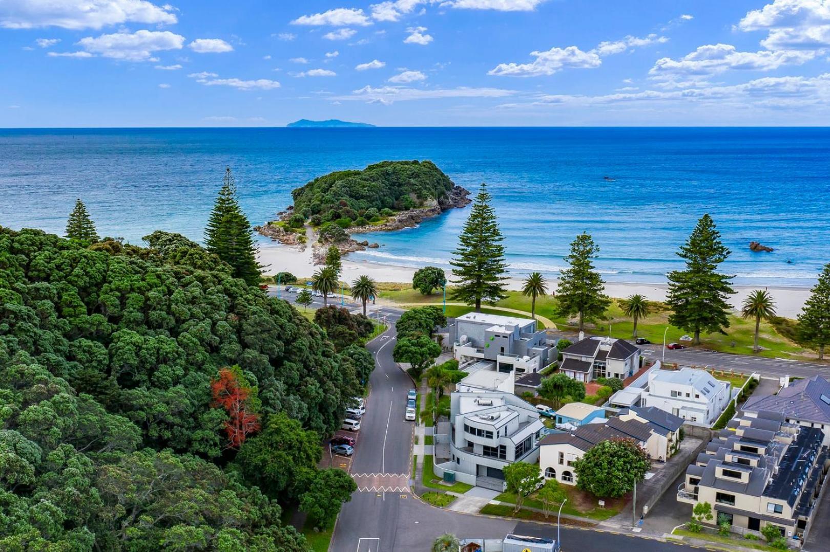 Pacific Escape - Downtown, Beach & Sea Views Mount Maunganui Exteriör bild