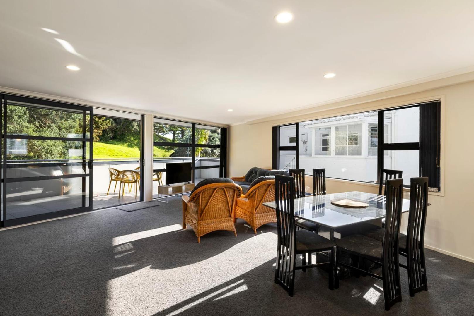 Pacific Escape - Downtown, Beach & Sea Views Mount Maunganui Exteriör bild